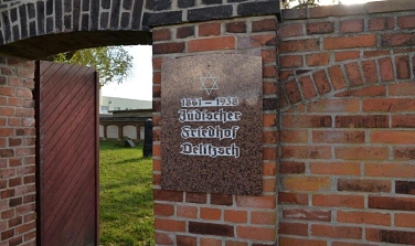 jüdischer Friedhof-Eingang (1).jpg